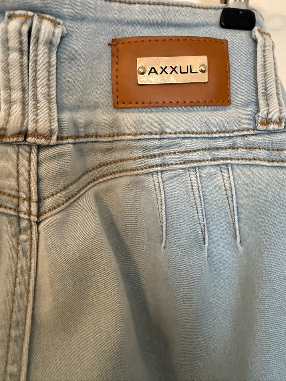 AXXUL Junior’s Light Blue Wash Jeans Size 7